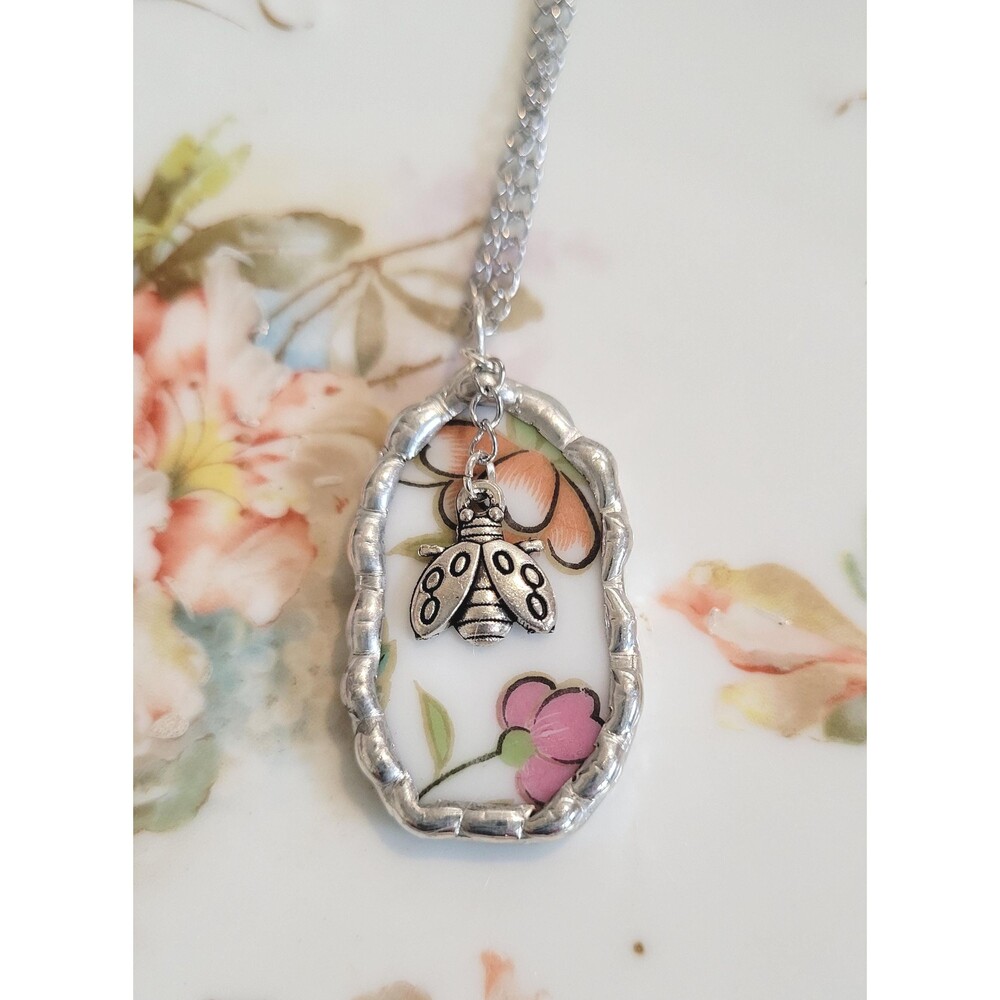 Broken China "Aladdin Fantasia" Occupied Japan  Soldered Pendant Necklace